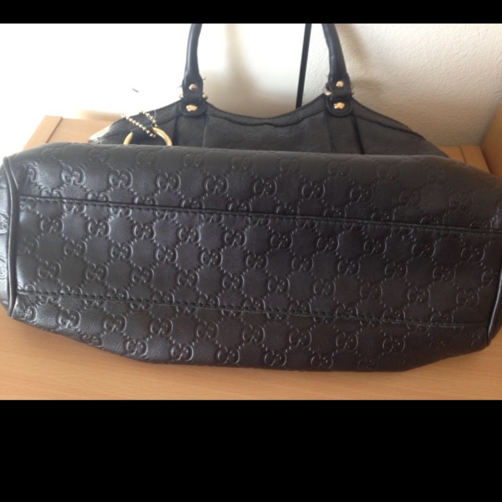 Authentic GUCCI Handbag - Picture 7 of 8